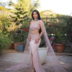 Tanishaa Mukerji Instagram – Sochti hoon ki keh doon …. Dekhti hoon toh… khamosh rehti hoon! 

Stylist – @parikshaat
Outfit – @mansimalhotraofficial
Jewellery – @gehnajewellers1
Photographer – @mr_dhoka.ai