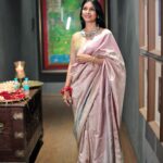 Tanishaa Mukerji Instagram – Happy Akshay Tritaya from mine to yours! 🕉️ 

#tanuja #mommylove #shantibanaras #sareelove