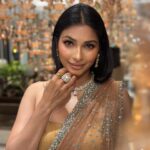 Tanishaa Mukerji Instagram – I always say that when the lens looks at the subject with love …that’s what makes the subject beautiful. @makeupbyrishabk ❤️ it is the eye of the photographer! 

Styling @parikshaat 
Saree @manishmalhotra05 
Jewellery @gehnajewellers1