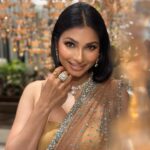 Tanishaa Mukerji Instagram – I always say that when the lens looks at the subject with love …that’s what makes the subject beautiful. @makeupbyrishabk ❤️ it is the eye of the photographer! 

Styling @parikshaat 
Saree @manishmalhotra05 
Jewellery @gehnajewellers1