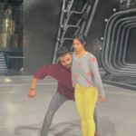 Tanishaa Mukerji Instagram – We tried and learnt many fun lifts on my jhalak journey and this is tougher than it looks 🤪 #dance #liftsandtricks #jhalakdikhlajaa #transformation #bts