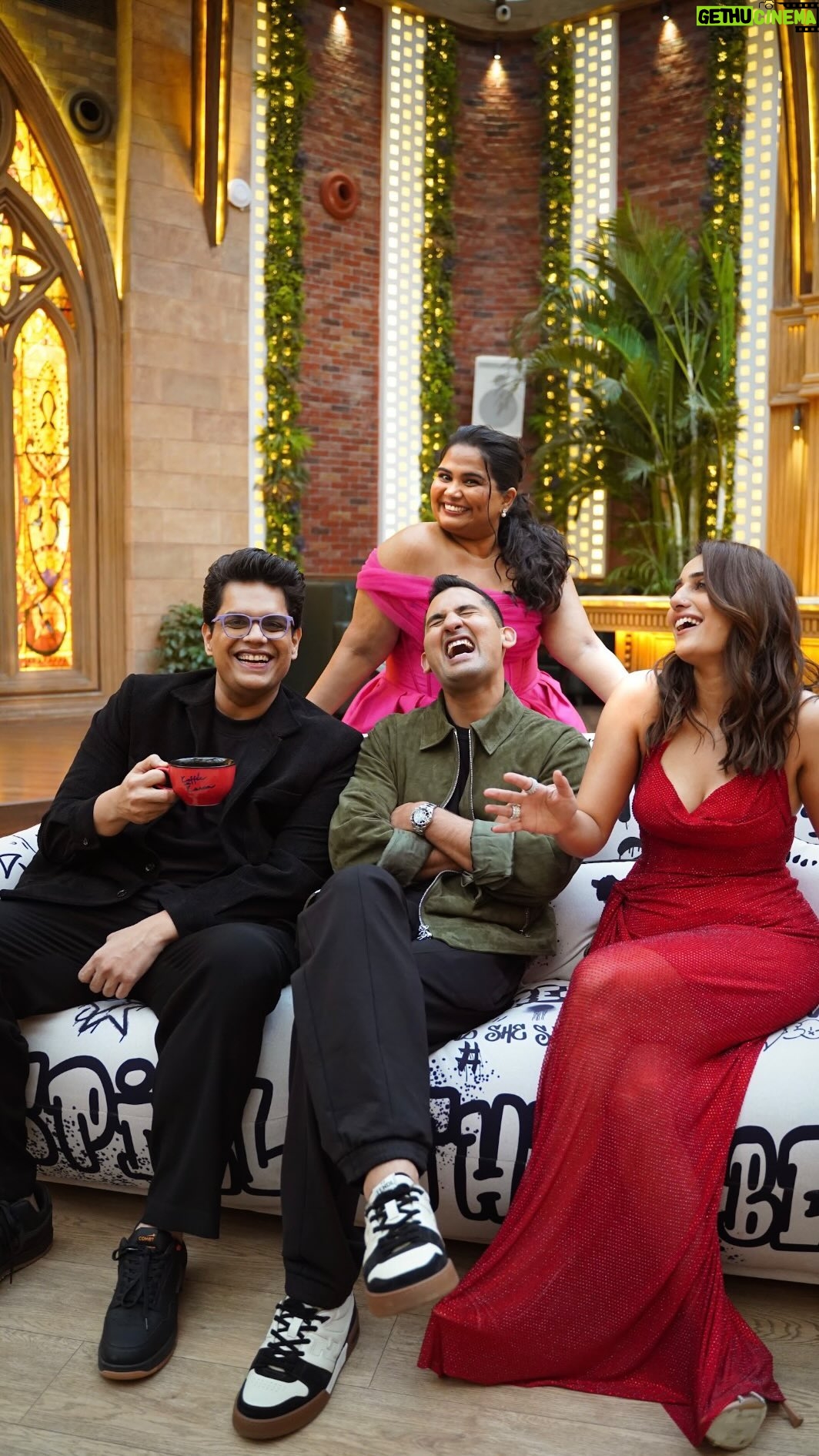 Tanmay Bhat Instagram - Wrapping up the season is the Jury, spilling some sass and sipping a fresh hot brew! #HotstarSpecials #KoffeeWithKaran Season 8 Episode 13 streaming from Jan 18th only on @disneyplushotstar #KWKS8OnHotstar @orry1 @kushakapila @tanmaybhat @sumukhisuresh @danishsait @karanjohar @apoorva1972 @jahnviobhan @dharmaticent