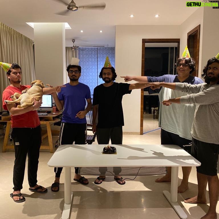 Tanmay Bhat Instagram - We called for an emergency meeting coz it was @inaveedm ‘s birthday. Who’s the imposter?