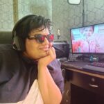 Tanmay Bhat Instagram - Sunglasses ✅ Headphones ✅ Turu Lob ✅ ..and the 64MP Night Camera on the new #vivoV20 are all I need for #DelightEveryMoment. Buy now to capture your goofy night- ins with clarity. @vivo_india