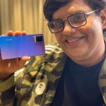 Tanmay Bhat Instagram - Bye bye blurry selfies. Hello clarity! #vivoV20 is destined to #DelightEveryMoment with its 44MP eye autofocus selfie. The sale starts today! @vivo_india