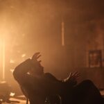 Tannaz Tabatabaei Instagram - . . چند سال پیش کنارِ شما سینما را تجربه کردم دغدغه مندی و انحصار نگاهِ شما به سینما همیشه برایم ستودنی بود و ایمان دارم قاتل و وحشی همان نگاهِ شخصی و معجزه‌گر است که نباید از دست داد منتظرم تا بر پرده سینما آن شکوه را ببینم قاتل و وحشی💫👌 . #حمید_نعمت_الله #سینما #اصالت #hamidnematollah