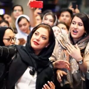 Tannaz Tabatabaei Instagram - .
اکران یاغی 🔥
در کنار مردم خوش ذوق و پر شور شیراز
بماند به یادگار✌️
.
.
💫🌟
@mohammadkart 
@alishadman 
@amirjafari4 
@seyedmaziarhashemi 
#parsapirouzfar 
@samanmahkuye 
@yaghii_series 
#سریال_یاغی