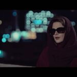 Tannaz Tabatabaei Instagram - . خریداری حق پخش «بی‌رویا» توسط کمپانی معتبر آلمانی ورایتی از حق پخش بین‌الملل فیلم سینمایی «بی‌رویا» گفت در آستانه‌ی اکران فیلم سینمایی «بی‌رویا» به کارگردانی و نویسندگی آرین وزیردفتری در چهلمین جشنواره فیلم فجر، کمپانی آلمانی «پیکچر تیری اینترنشنال» ضمن اعلام خبر خرید حقوق پخش جهانی این فیلم سینمایی، از تریلرِ آن در وب‌سایت نشریه معتبر «ورایتی» رونمایی کرد. فیلم سینمایی «بی‌رویا» که با نام انگلیسی Without Her در عرصه جهانی معرفی و پخش خواهد شد، در بازار فیلم اروپا برای خریداران به نمایش در خواهد آمد و به زودی پخش جهانی این فیلم در فستیوال‌های معتبر بین‌المللی نیز آغاز خواهد شد. ورایتی درباره‌ی نخستین فیلم بلند وزیردفتری در گزارش خود عنوان کرده است: «قصه‌ای درباره‌ی هویت با تلفیقی از ژانرهای مختلف معرفی کرده‌است، که هیچکاک، پولانسکی و دی‌پالما را به یاد مخاطب می‌اندازد. در این فیلم سه بازی استثنائی از طناز طباطبایی، صابر ابر و شادی کرم‌رودی دیده می‌شود.» این فیلم با فیلمنامه‌ای به نگارش وزیردفتری و به تهیه‌کنندگی مشترک سعید سعدی و هومن سیدی زمستان سال گذشته جلوی دوربین رفته است و اکنون با دیگر آثار حاضر در جشنواره‌ی فیلم فجر به رقابت می‌پردازد. طناز طباطبایی، صابر ابر، شادی‌کرم‌رودی، مائده طهماسبی، فرانک کلانتر، نهال دشتی، مجتبی فلاحی و رضا داوودنژاد بازیگران این فیلم سینمایی هستند. @arian_vazirdaftari @houman_seyedi @saberabar @shadi_karamroudi @rezadavoodnejad @faranak_kalantar @elham.moienn @alireza.barazandeh @azimfarayen @rashiddaneshmand @mohamadbadrloo @saghi.sohrabmanesh #tanaztabatabaei @fadak.film