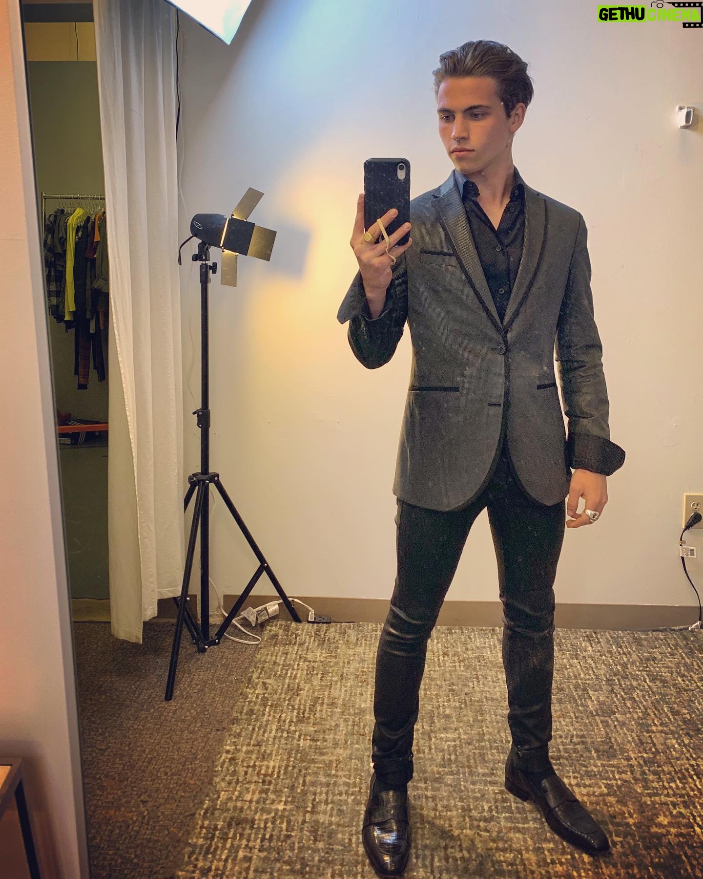 Tanner Buchanan - 343.7K Likes - Feelin Snazzy
