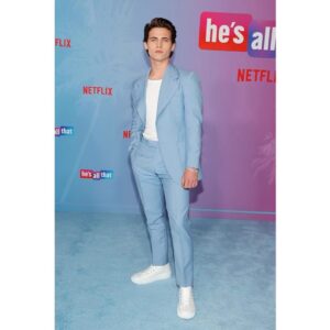 Tanner Buchanan Instagram - Who’s watching He’s All That on Netflix?!?!?! Stylist: @avoyermagyan Grooming: @sonialeeartistry Suit: @versace Jewelry: @davidyurman