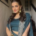 Tanushree Chakraborty Instagram - Festive season… 🥰 . Designer @devikachuriwal Hair @hairbymousami