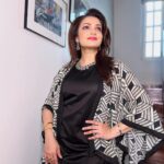 Tanushree Chakraborty Instagram - Black & white… @vivowestbengalofficial event Outfit @ohaskolkata