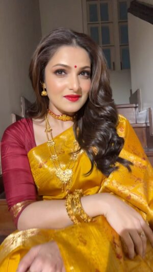 Tanushree Chakraborty Instagram - 😍🥰…

Styling @rudra_saha_official 
Hair @hairbymousami 
Saree @ummairafashions 
Jewellery @mayukh_jewellery
