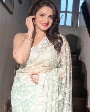 Tanushree Chakraborty Instagram - Ye dil tum bin….

Style @rudra_saha_official
Saree @nandiniajker