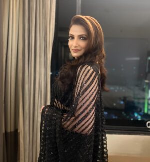 Tanushree Chakraborty Instagram - Women’s day… every day… 

Makeup @brushofpritam 
Hair @hairbymousami 
Saree @jyotee.khaitan 
Blouse @poulami.rgupta 
Styling @rudra_saha_official
jewellery @xenejewellers