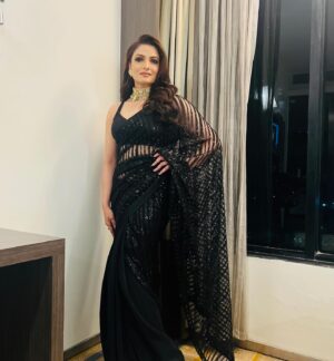 Tanushree Chakraborty Instagram - Women’s day… every day… 

Makeup @brushofpritam 
Hair @hairbymousami 
Saree @jyotee.khaitan 
Blouse @poulami.rgupta 
Styling @rudra_saha_official
jewellery @xenejewellers