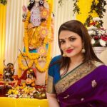 Tanushree Chakraborty Instagram - Happy Saraswati puja.. 🥰🙏 @rudra_saha_official @nandiniajker @decalogue_mgmt