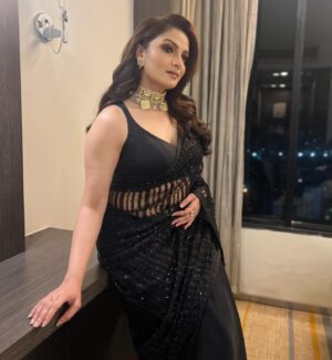 Tanushree Chakraborty Instagram - Women’s day… every day… 

Makeup @brushofpritam 
Hair @hairbymousami 
Saree @jyotee.khaitan 
Blouse @poulami.rgupta 
Styling @rudra_saha_official
jewellery @xenejewellers