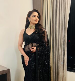 Tanushree Chakraborty Instagram - Women’s day… every day… 

Makeup @brushofpritam 
Hair @hairbymousami 
Saree @jyotee.khaitan 
Blouse @poulami.rgupta 
Styling @rudra_saha_official
jewellery @xenejewellers