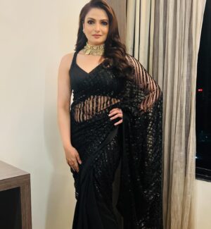 Tanushree Chakraborty Instagram - Women’s day… every day… 

Makeup @brushofpritam 
Hair @hairbymousami 
Saree @jyotee.khaitan 
Blouse @poulami.rgupta 
Styling @rudra_saha_official
jewellery @xenejewellers