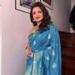Tanushree Chakraborty Instagram - About last night… . Styling @rudra_saha_official Makeup & hair @aficionado_arianator_official Saree @nandiniajker #event #evening #saree #indianwear #makeup #hairstyle #awards #jewelry