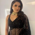 Tanushree Chakraborty Instagram - Women’s day… every day… Makeup @brushofpritam Hair @hairbymousami Saree @jyotee.khaitan Blouse @poulami.rgupta Styling @rudra_saha_official jewellery @xenejewellers