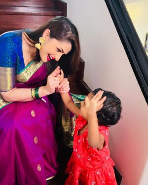 Tanushree Chakraborty Instagram - Happy Saraswati puja everyone… 

Styling @rudra_saha_official 
Outfit @nandiniajker