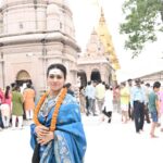 Tanushree Chakraborty Instagram - Lost in the serenity of Kashi Vishwanath 🙏 #divinejourney #KashiVishwanath #Varanasi #HarHarMahadev #Jyotirlinga