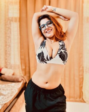 Tanya Chaudhari Instagram - Are you staring at me?
.
.
.
.
Joggers @hrxbrand 
Specs @lenskart 
.
.
.
.
#tbt #staringatme #specsy #explore #trendy #tanyachaudhari