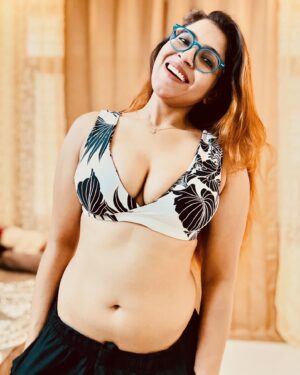Tanya Chaudhari Instagram - Are you staring at me?
.
.
.
.
Joggers @hrxbrand 
Specs @lenskart 
.
.
.
.
#tbt #staringatme #specsy #explore #trendy #tanyachaudhari