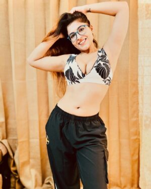 Tanya Chaudhari Instagram - Are you staring at me?
.
.
.
.
Joggers @hrxbrand 
Specs @lenskart 
.
.
.
.
#tbt #staringatme #specsy #explore #trendy #tanyachaudhari
