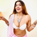 Tanya Chaudhari Instagram – Gulabi sadi 🥰🔥
.
.
.
#gulabisadi #trend #dance #marathi #trending #trendingreels #trendingsongs #tanyachaudhari