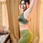 Tanya Chaudhari Instagram - Outfit on point, gains in progress 🍑💪👟 . . . . #mondaymotivation #fitnessfashion #gymstyle #gymready #gymattire #fitgoals #fitnessmodel #tanyachaudhari