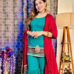 Tanya Chaudhari Instagram – Eid Mubarak 🌙
.
.
.
.
#eid #eidmubarak #festival #eidoutfit #sharara #nazakat #tanyachaudhari