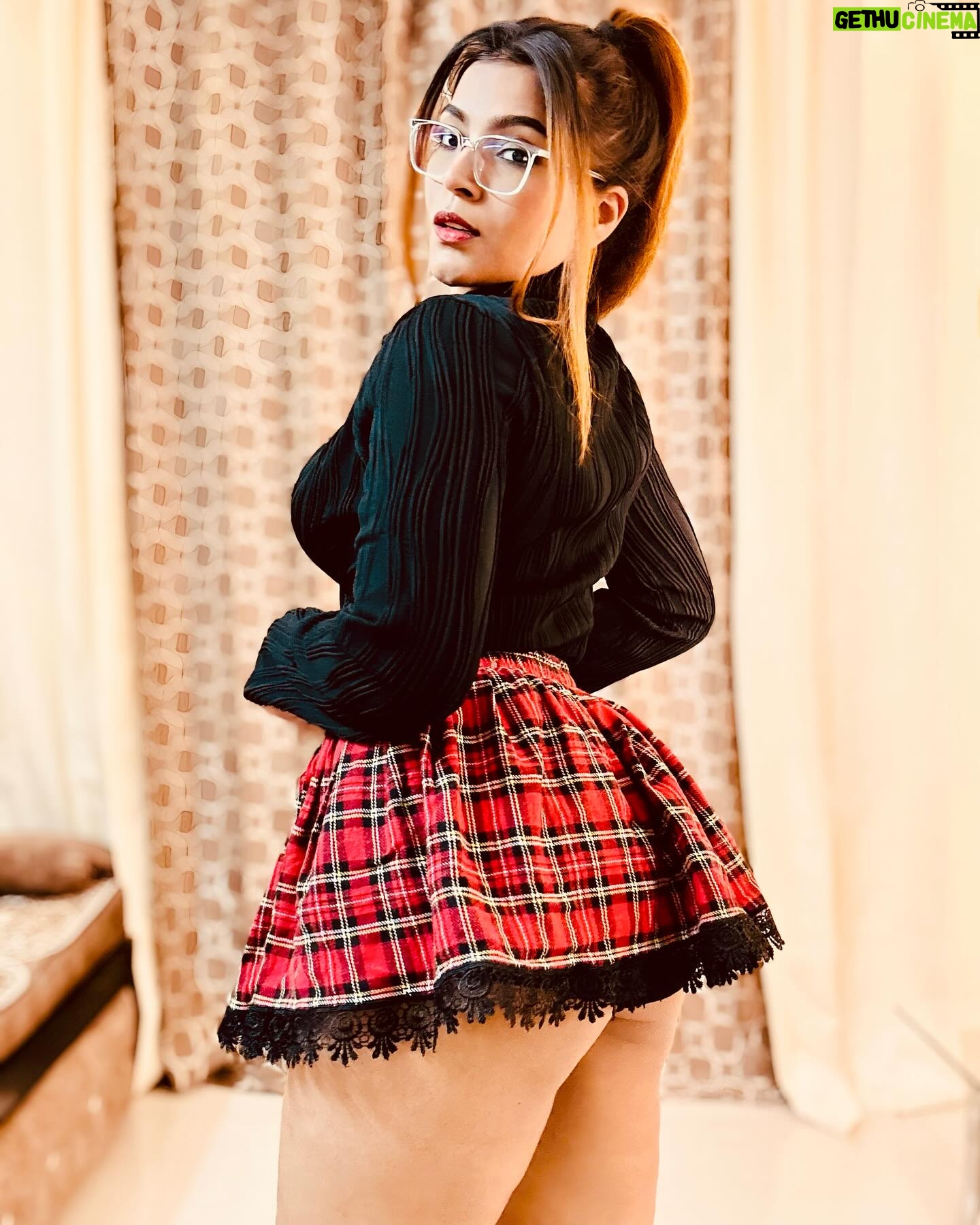Tanya Chaudhari - 8.8K Likes - My favourite subject in school was biology🧬
Which was yours?
.
.
.
.
.
#sundayfunday #naughtyworld #biology #student #tanyachaudhari
