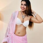 Tanya Chaudhari Instagram – Saree is my superpower 🔥
.
.
.
.
#ootd #saree #lucknowchikankari #gulabisaree #sareelove #desigirl #tanyachaudhari
