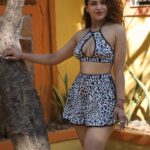 Tanya Chaudhari Instagram - Do you guy’s like my curly hair look 🤗 . . . . 👗 @newme.asia 📸 @faizialiphotography 💄 @makeup_asfaque 💇🏻‍♀️ @parvatisingh77 . . . . #sundayvibes #ootd #love #curlyhair #summervibes #explore #fashionnova #tanyachaudhari