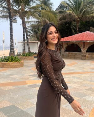 Tanya Maniktala Instagram - Somebody Else

For the promotions of PI Meena (watch now on @primevideoin)

(Keep swiping to see how it starts vs how it eventually ends (:)

Thank you @anshikaav for pulling through!! 

Outfit @tisharth_by_shivani
Earrings @marchjewellery_com
Rings @inezeofficial @kushalsfashionjewellery
Footwear @charleskeithofficial
HMU @hnmbysnehal 
Assisted by @safalta_b 
Styled by @anshikaav
Assisted by @bhatia_tanisha