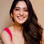 Tanya Maniktala Instagram – Bubble Gum World

Stylist- @manekaharisinghani 
Outfit – @gauriandnainika 
Hair – @hnmbysnehal 
Makeup – @makeupbydp18 
Photographer- @manii2108