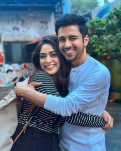 Tanya Maniktala Instagram - Wraparound hugs for the film wrap! ✨💛
