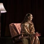 Tanya Reynolds Instagram - A Mirror 🪞 @almeida_theatre until 23rd sept. Written by @samanthaholcroft Directed by @jerherrin Photos - @marcsbrenner