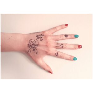 Tanya Reynolds Instagram - Thankyou for all the joy and loveliness for season 3 of @sexeducation 🖤 Swipe for Lily's season 3 left hand(s). Doodles by my other hand. 👋👾👽
