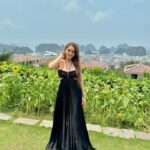 Tanya Sharma Instagram - Sunny side up 🌞 . . Wearing - @a.la.modebyakanksha Jewellery- @the.fun.company #travel #vietnam #picoftheday #tanyasharma { vietnam , travel , halongbay , luxury resorts , fashion , gowns , gratitude}