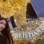 Tao Tsuchiya Instagram - . 今日はクリスマスイブ✨🎄✨ 母方の祖母の家がクリスチャンだからか 毎年、少しだけ特別な思いをもって過ごしてきた日です🌟 今年はライフステージが変化して 家族との時間の過ごし方も変わりましたが クリスマスが思い出深い時間になることは 変わらないような気がします😊 願わくば世界中の子どもさんたちが 明日の朝を心から楽しみにするクリスマスイブでありますよう🎅🎁🍀 Best wishes to you and your family during this holiday season.🌟 . ディオール　ホリデーポップアップは いよいよ明日までとなりました🦋✨️✨️ お招きいただいた時の写真は昨日に載せてしまって 今日の写真はプライベートで行った時のもの💡 スタッフの方々にいろいろお話を伺って ステッチひとつとっても 歴史や想いが込められていることを知り ものすごく感動しました😌✨️✨️ またいつか魔法の場所に出会えますように🕊🍀✨️