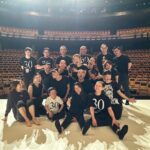 Tao Tsuchiya Instagram - 印象派NÉO 『The Miracle of Pinocchio「ﾋﾟﾉｷｵの偉烈」』 東京公演での写真、続いては ピノキオの世界を一緒に生きてくださる方々との 集合写真です📸 もっとたくさんの方々が支えて下さってますが ひとまずは、この写真を😊✨️ . 私のおとなりにいるマメさんは 蜷川幸雄さんの作品をはじめ 様々な作品で拝見してきた大スター🌟 そして 印象派のワークショップで初めてお会いした時から 少しずつ、でも確実に パワーを注ぎ続けてくださったダンサーさんがた、 その世界を包む圧倒的な音楽や映像など マリさんの世界を様々な役割分担で 形にしていくスタッフさんがた、 そして、その全部を30年間、 生み出し続けてこられたマリさん💐✨️✨️ . #ピノキオの偉烈 #夏木マリ さん #井手茂太 さん #小㞍健太 さん #マメ山田 さん #MariNatsukiTerroir #山﨑麻衣子 さん #小島功義 さん #城俊彦 さん #牟田のどか さん #高橋綾子 さん #岩崎未来 さん #川崎萌々子 さん #国枝昌人 さん