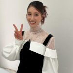 Tao Tsuchiya Instagram - . 能登半島という言葉と一緒に、 少しずつ復興や再生という言葉が 報道でもふえてきました。 日常が戻るのはまだまだかもしれませんが、 一歩ずつでも進んでいけるよう 出来ることを考え続けたいと思います。 . 櫻井・有吉 #ＴＨＥ夜会を 観て下さった方々、 感想などコメントに下さっている方々、 とても嬉しいです…！ 本当にありがとうございます！ . 挑戦するからには成功したいけれど、 正直、結構難しいだろうなと感じていたので かなり弱気な気持ちで #TBS に入ったのですが… 控室の窓から 赤坂ミニマラソンで走った道が見えたんです。 その瞬間、 「そうだ、がんばってきたんじゃん！」と スイッチが入りました。 . とはいえ本番前はドキドキしてしまって、 たぶん心配そうにしていたのだと思いますが スタッフのかたが 「大丈夫です！出来ます！」と励まして下さって、 その言葉にすごく勇気をいただいて… 人の応援や励ましのパワーって、凄いです。 本当にありがとうございました…！ ちなみにあのケーキは、 家で美味しくいただきました。 TVerなどで配信しているので、 運動不足かなと感じているかた、 ぜひ一緒にラジオ体操してみてください！ . ピアノ演奏での衣装は、 outfit @adeam accessories @loni_jewelry_ , @e.m.__official boots @staccatojapan_official ラジオ体操とバースデーケーキでの衣装は、 outfit,boots @adeam accessories @blanciris_official 衣装も元気をくれました。 ありがとうございます！