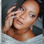 Tara Basro Instagram – Salah satu scene favorit aku dari music video Sal Priadi “Semua Lagu Cinta” adalah adegan perkawinan ini. Khusus untuk dressnya aku sangat berterima kasih kepada @syifanurafantin yang sudah mau merealisasikan ideku, betul2 pas pertama kali liat terharuuuu. Jewellery dari @tiffanyandco yang aku pakai juga langsung bikin bridal look ini terlihat makin bold. Make up & hair elevates the whole thing! Absolutely in Love 🤍

Make Up by : Aditya @vagueskin 
Assisted by : @devianaiwan 
Hair by : @thereal.ekahair 
Wardrobe : @syifanurafantin @_kenakan 
Assisted by : Abiseka & Yasmin
Jewellery : @tiffanyandco 
Nails : @capriques 
Pictures by : Eivan Prabowo & Riki

 #TiffanyLock #LockWithLove 

Special Thanks to 
RUCI Art Space
Milari, Duo Exhibition oleh Hedi Soetardja dan Made Wiguna Valasara