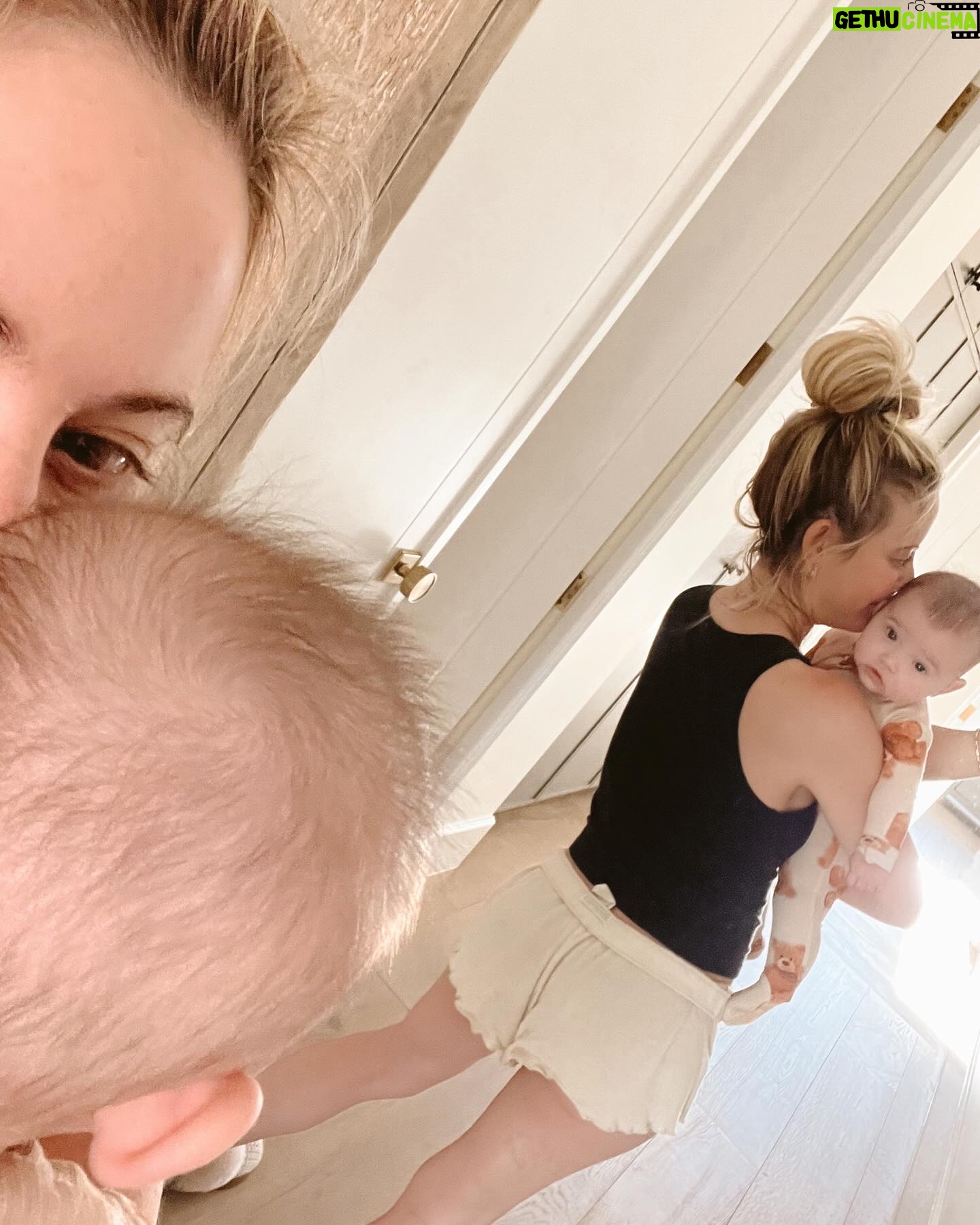 Tara Lipinski Instagram - A few favorite moments with my 🐣