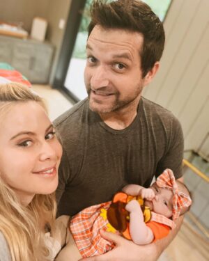 Tara Lipinski Instagram - I’ve never felt more GRATEFUL. EVER 🍁❤️

My heart is so full of gratitude and so thankful that this little nugget has entered our lives. Life with her is just dreamy. 

I love loving you @toddkap and can’t believe we created this little turkey. 🦃

#thanksgiving #myfirstthanksgiving #newborn #holidayswithbaby
