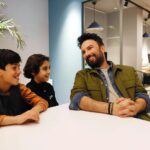 Tarkan Instagram – Bu güzel ve anlamlı projenin reklam çekiminden birkaç kare paylaşmak istedim. Reklamda emeği geçen tüm çekim ekibine ve reklama değerli katkılarından dolayı bölge halkına çok teşekkürler.. @trendyolcom 🧡 #YarınınKöyleri

📸: @yigit___eken 

#fbf